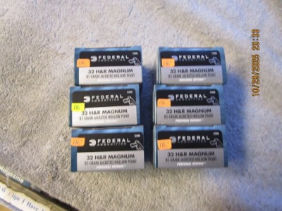 Federal Ammunition .32 H&R mag, hollow point. - Product Image