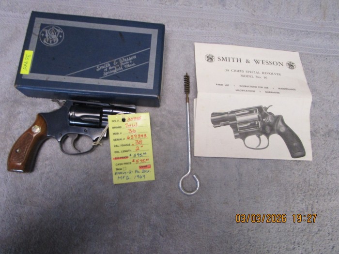 Smith &amp; Wesson model 36 .38 Spl, with box.