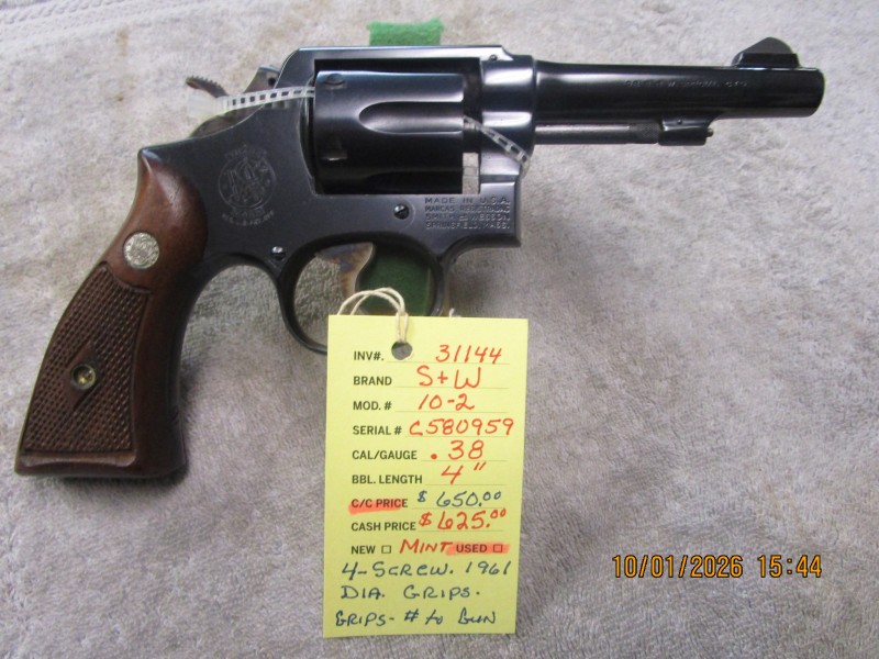 Smith &amp; Wesson model 10-2 .38 special 4'' pencil barrel early gun 4-srew frame diamond grips.