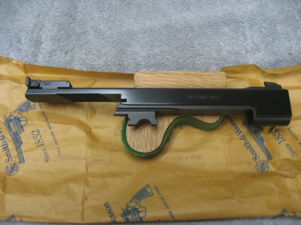 Smith & Wesson model 41-5 1/2'' heavy barrel factory new.  SOLD OUT - Product Image